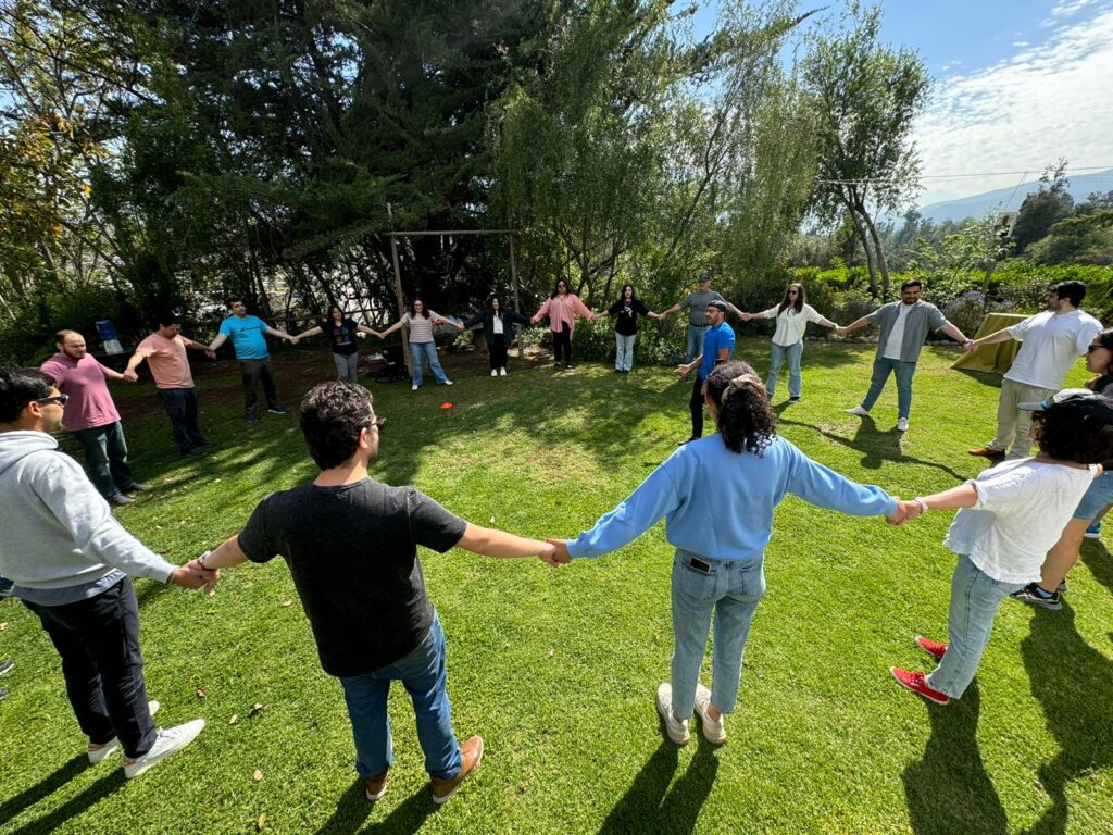 dinámicas de integración en eventos empresariales al aire libre en alto de pirque